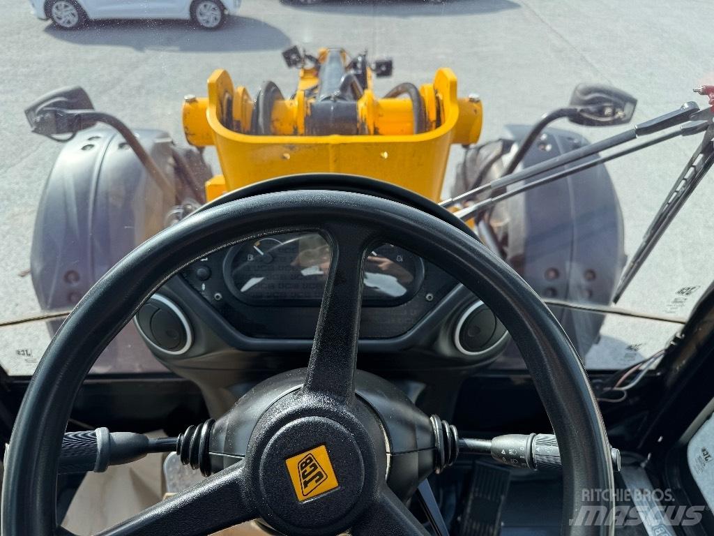 JCB TM 320 S Gumikerekes homlokrakodók