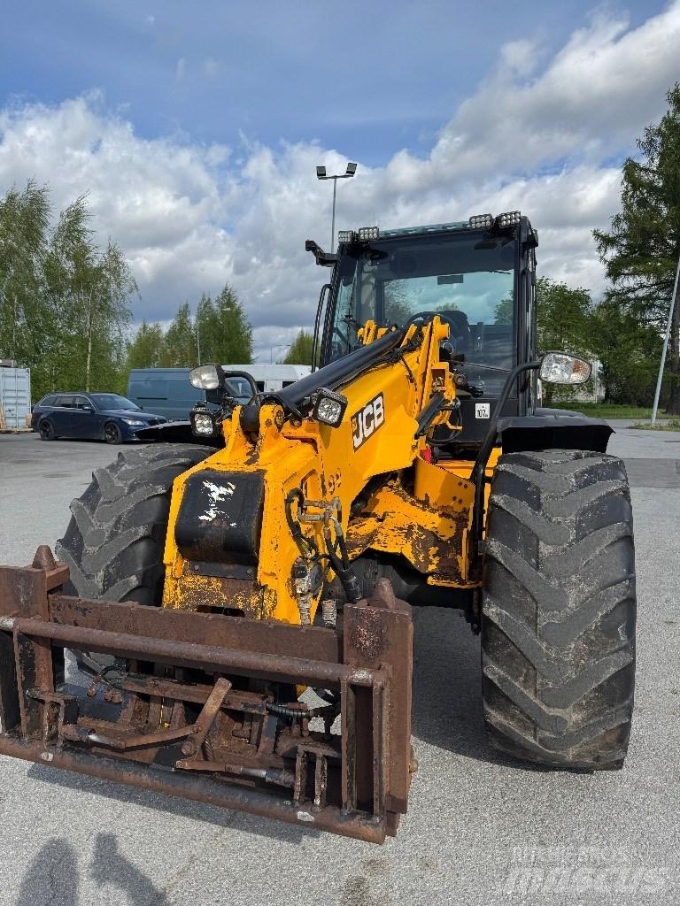 JCB TM 320 S Gumikerekes homlokrakodók
