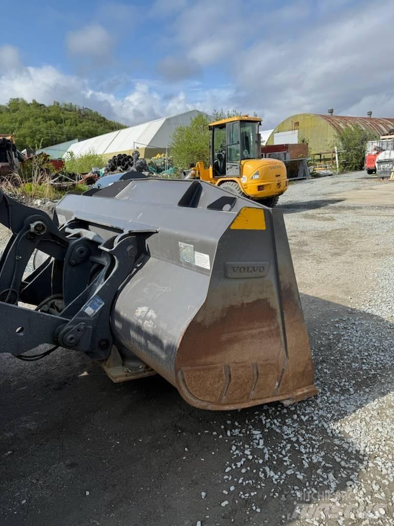 Volvo L 70 H Gumikerekes homlokrakodók