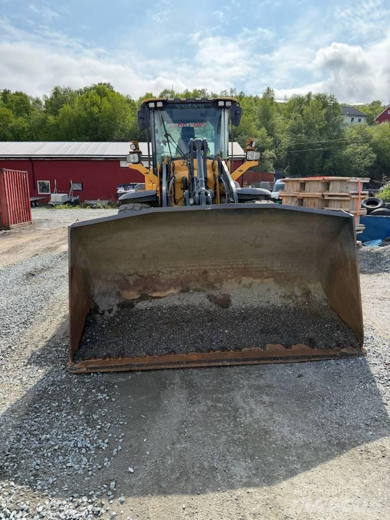 Volvo L 70 H Gumikerekes homlokrakodók