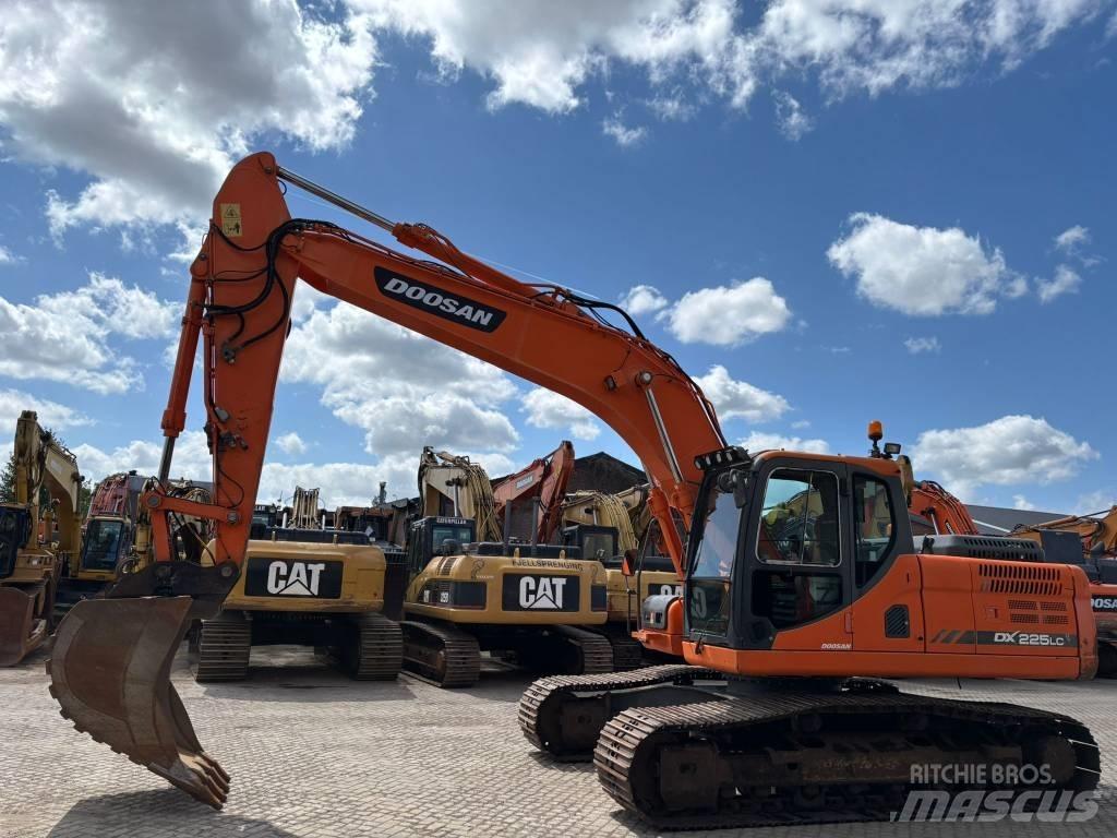 Doosan DX 225 LC-3 Lánctalpas kotrók