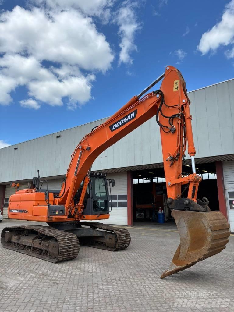 Doosan DX 225 LC-3 Lánctalpas kotrók
