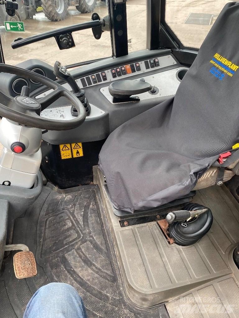 JCB TM 220 Teleszkópos mezőgazdasági rakodók