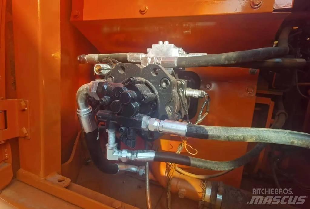 Doosan DX 140 LC Lánctalpas kotrók