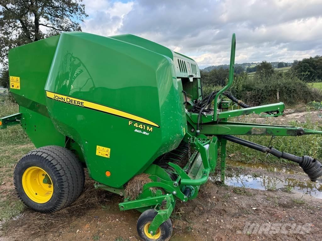 John Deere F441M Körbálázók