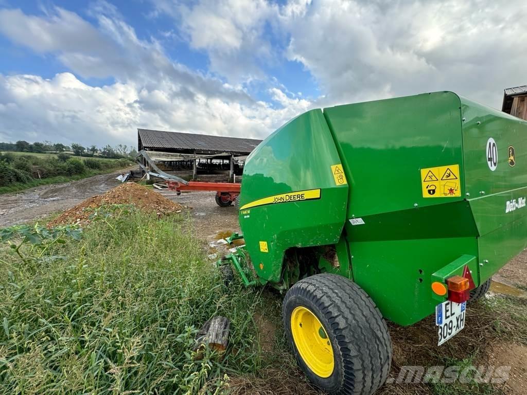 John Deere F441M Körbálázók