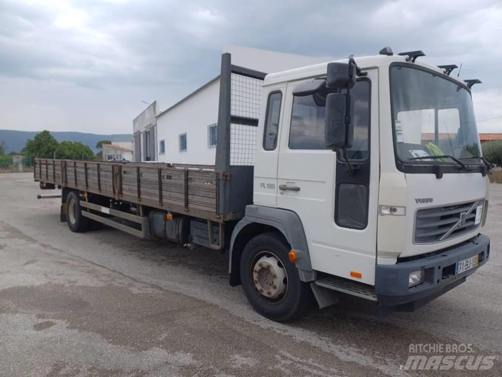 Volvo FL6 180 Platós / Ponyvás teherautók