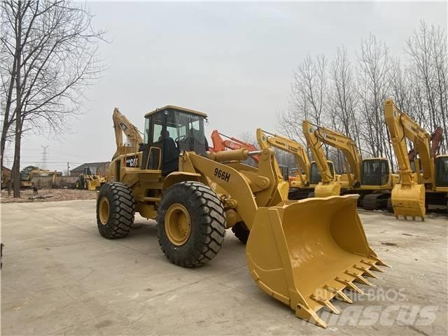 CAT 966H Gumikerekes homlokrakodók