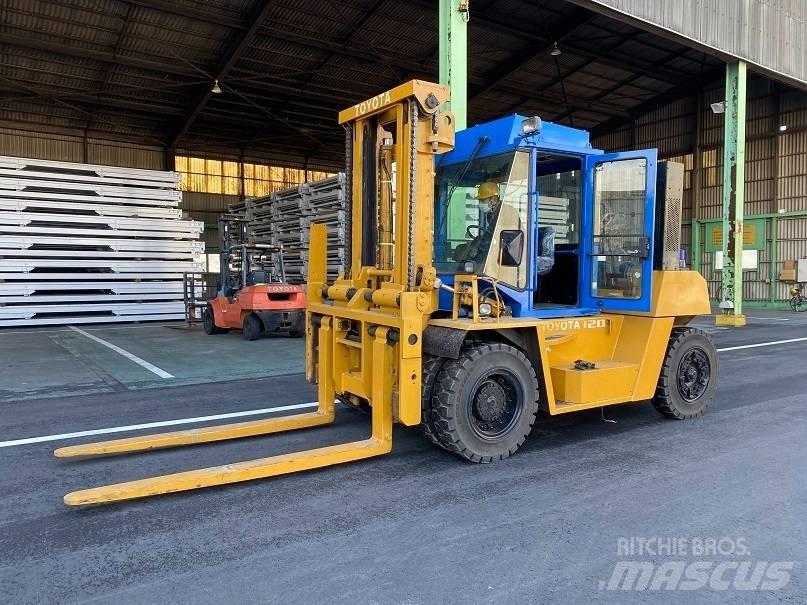 Toyota 4FD120 Dízel targoncák