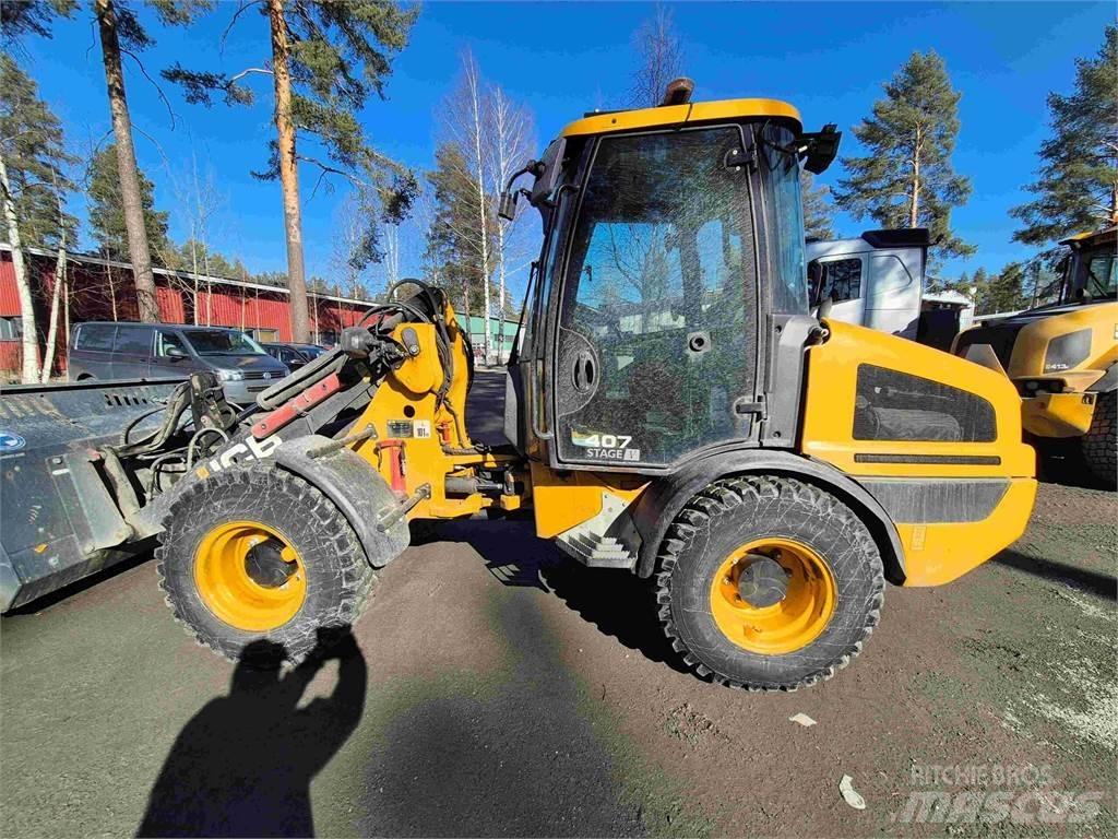 JCB 407 Gumikerekes homlokrakodók