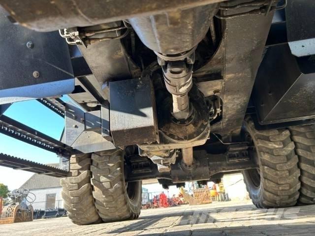 Hitachi ZX 145 W-3 Gumikerekes kotrók