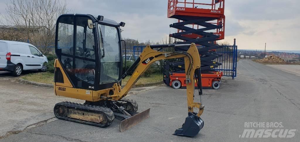 CAT 301.4 C Mini kotrók < 7t