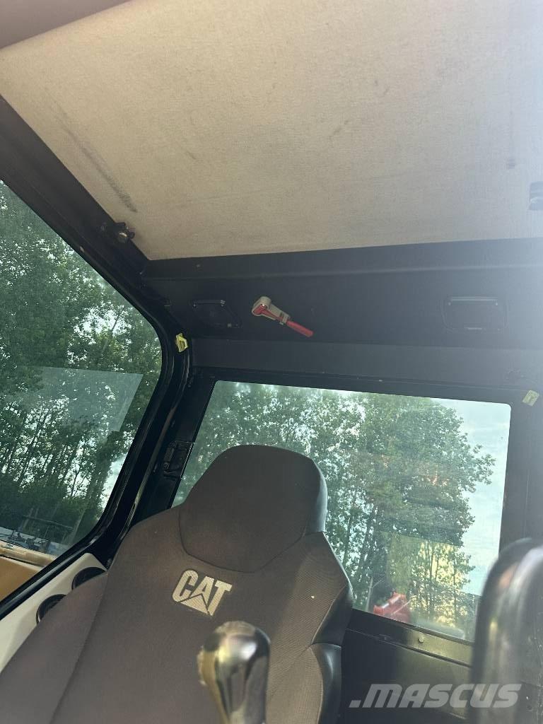 CAT 307E2 Lánctalpas kotrók