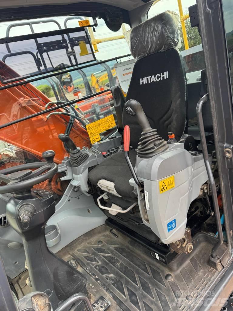 Hitachi ZW 180 Gumikerekes kotrók