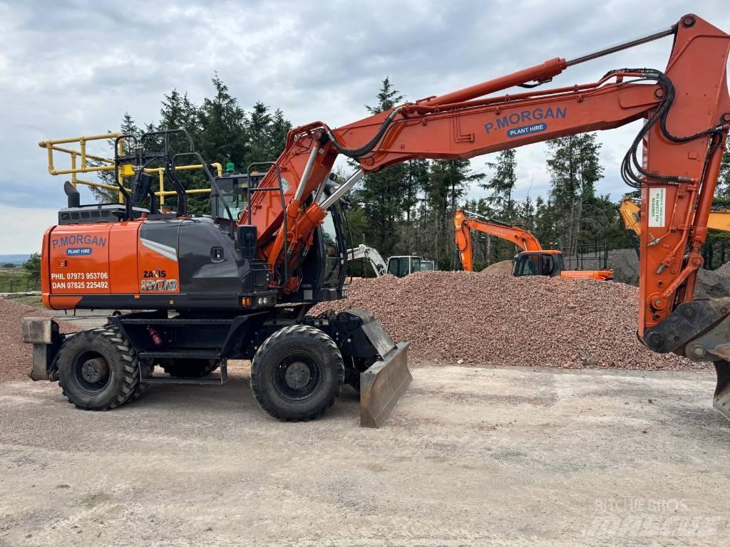 Hitachi ZW 180 Gumikerekes kotrók