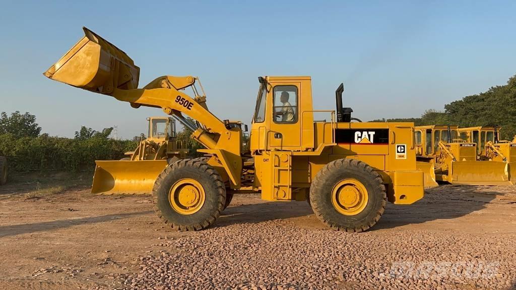 CAT 950E Gumikerekes homlokrakodók