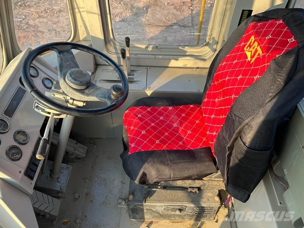 CAT 950E Gumikerekes homlokrakodók