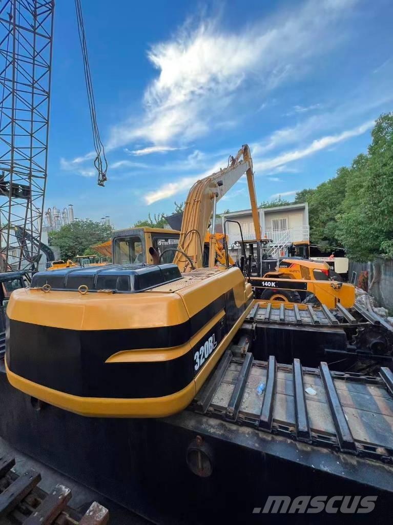 CAT 320BL Kétéltű markolók
