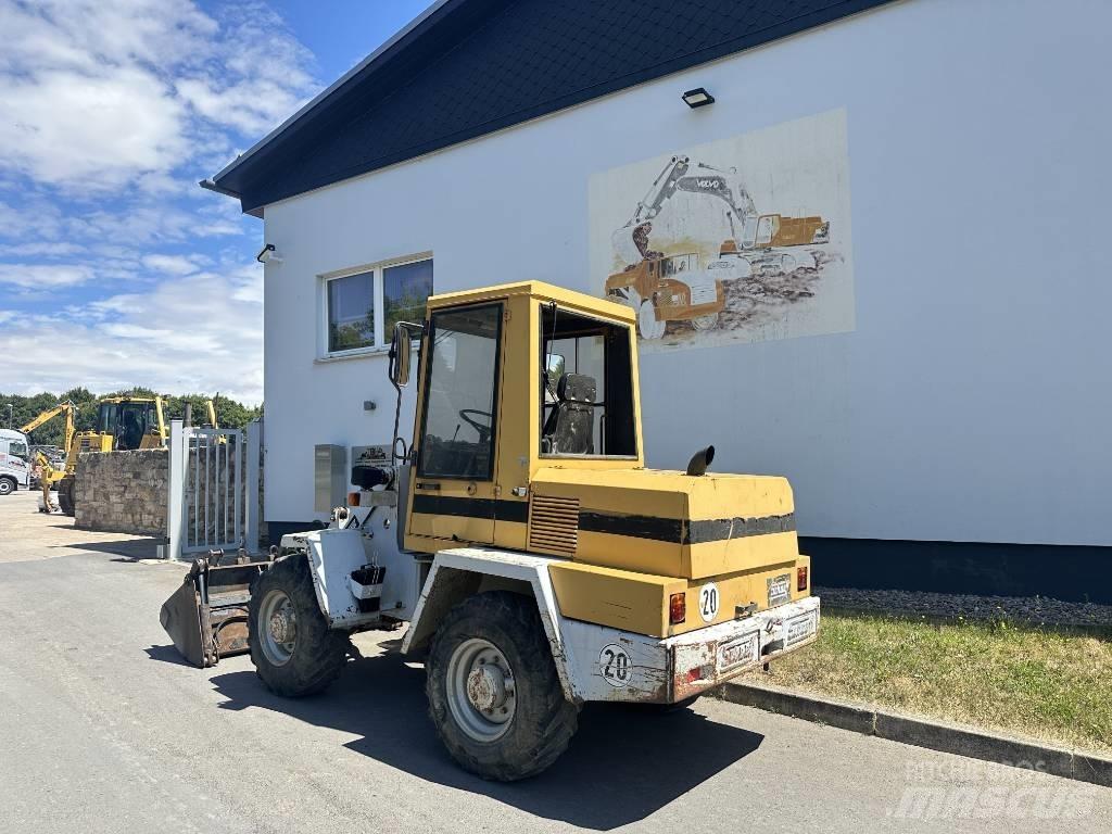 Schaeff SKL 832 Gumikerekes homlokrakodók