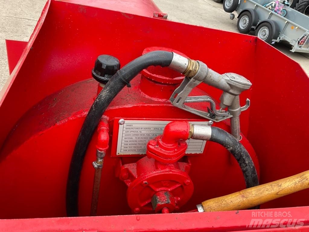  AGRITEK FUEL BOWSER Üzemanyag- és adaléktartályok