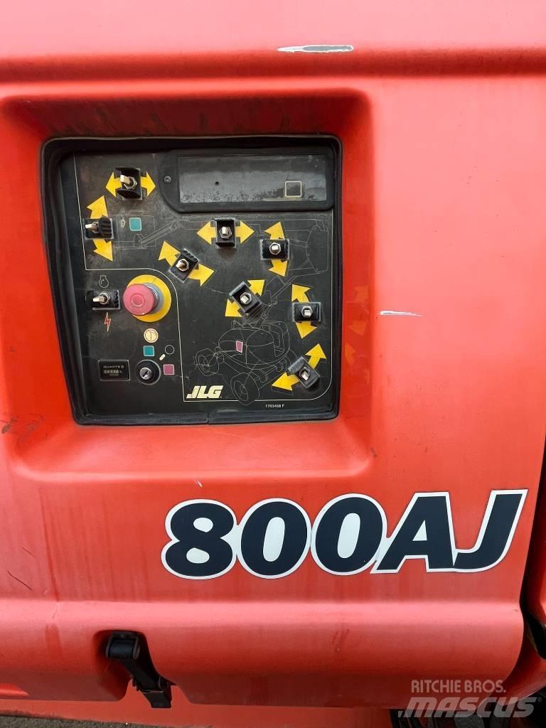 JLG 800 AJ Karos emelők