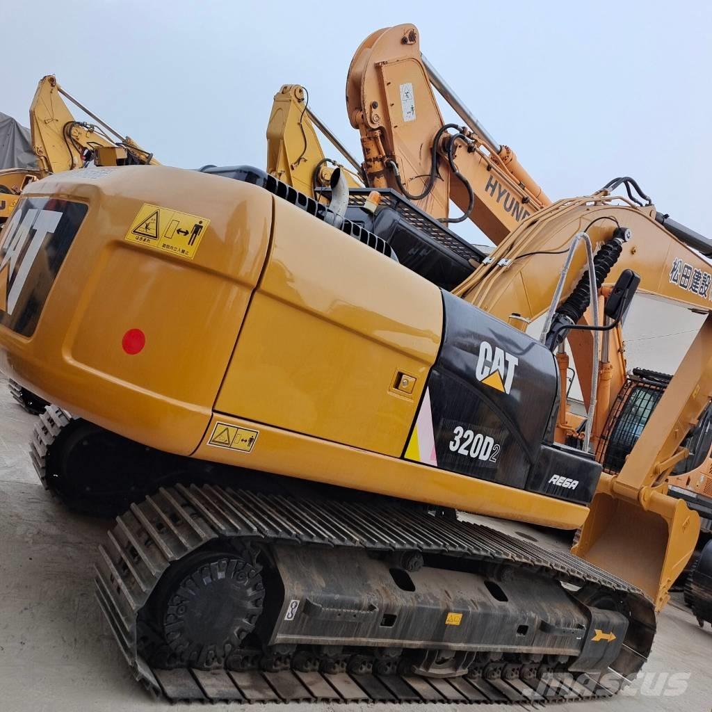 CAT 320 D2L Lánctalpas kotrók