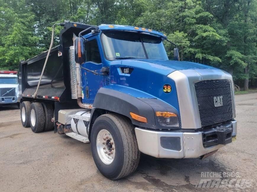 CAT CT 660 Billenő teherautók
