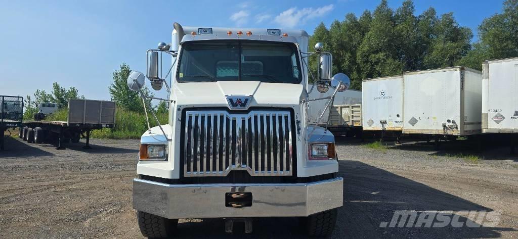 Western Star 4700 SB Nyergesvontatók
