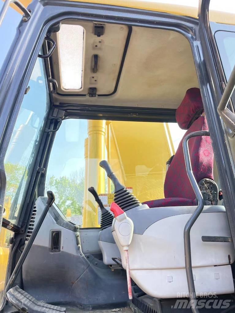 Komatsu PC 220-7 Lánctalpas kotrók