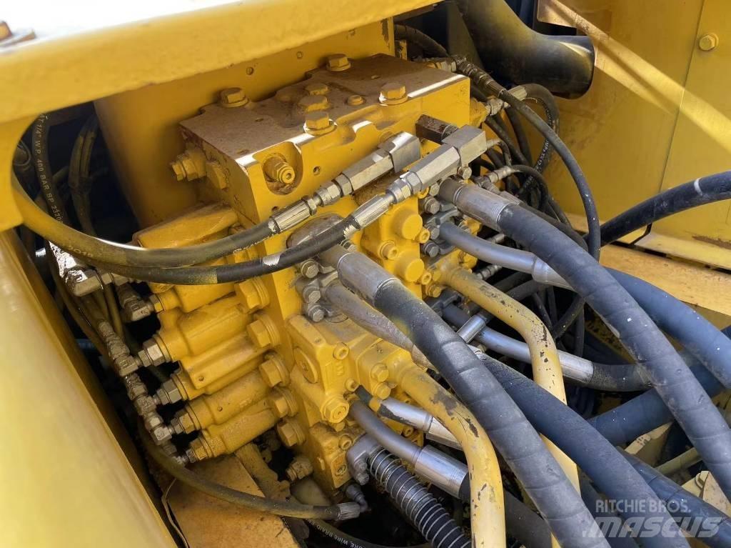 Komatsu PC 220-7 Lánctalpas kotrók