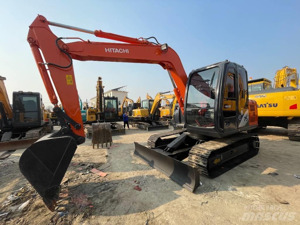 Hitachi ZX 75 Lánctalpas kotrók