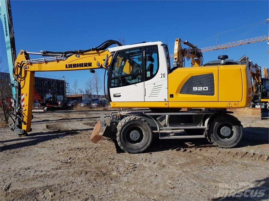 Liebherr A920 Gumikerekes kotrók
