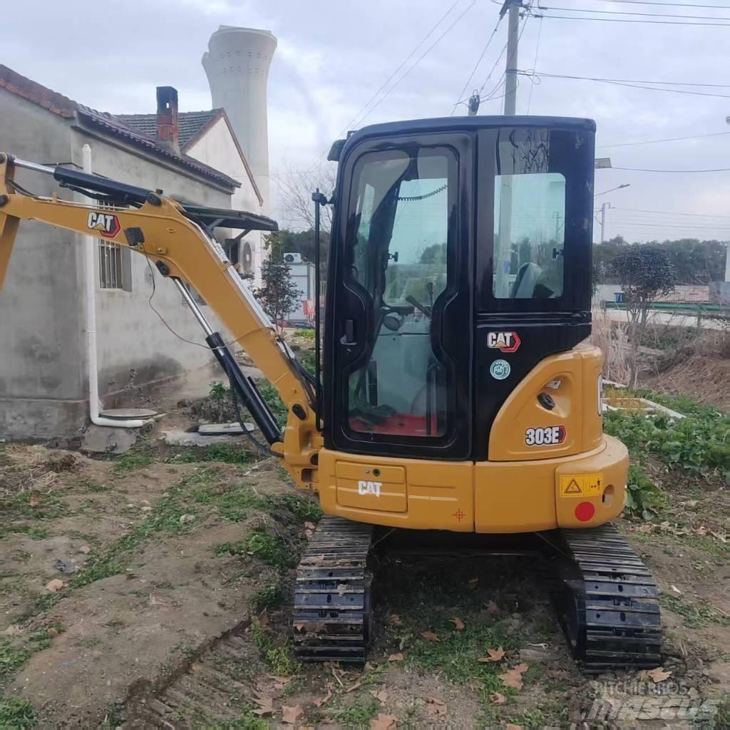 CAT 303 E Lánctalpas kotrók