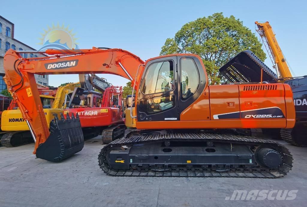 Doosan DX 225 LC-9C Lánctalpas kotrók