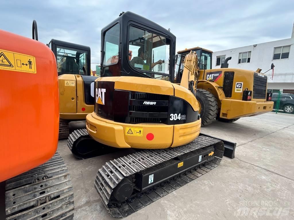 CAT 304 Lánctalpas kotrók