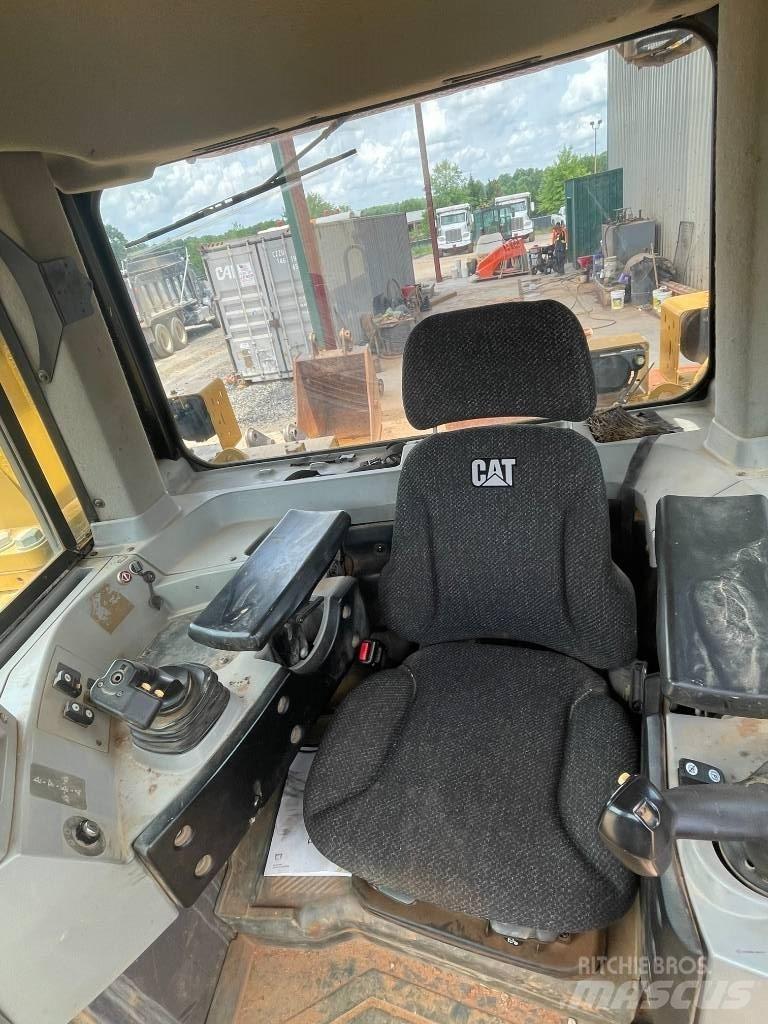 CAT D 8 T lánctalpas dózerek