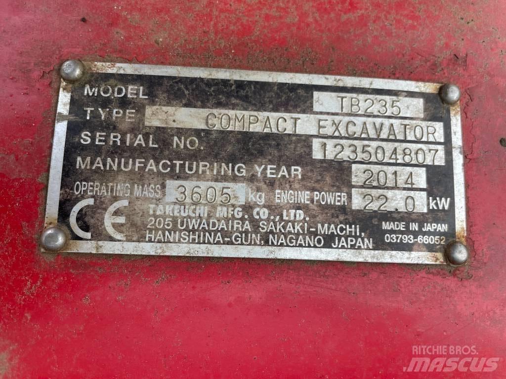 Takeuchi TB 235 Mini kotrók < 7t