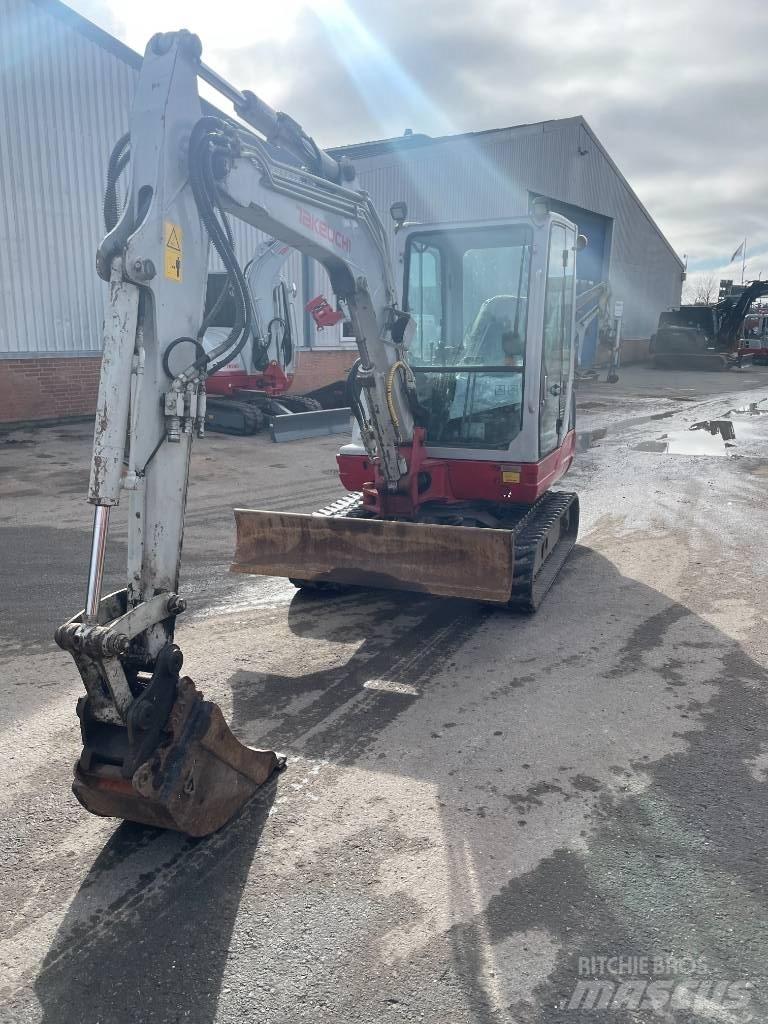 Takeuchi TB 235 Mini kotrók < 7t