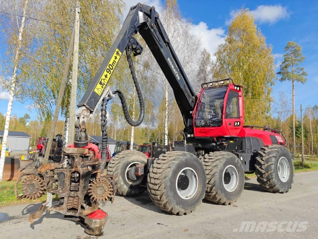 Komatsu 951 Betakarítók