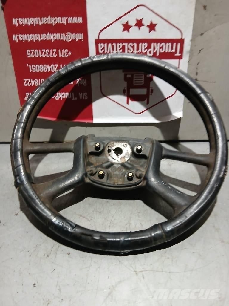 Scania R 440   1327026 Vezetőfülke és belső tartozékok