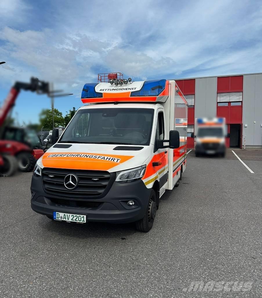 Mercedes-Benz 100 D Mentőautók