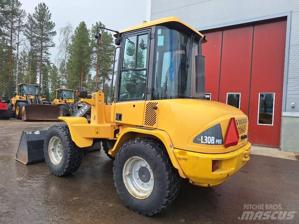 Volvo L30B AURALLA Gumikerekes homlokrakodók