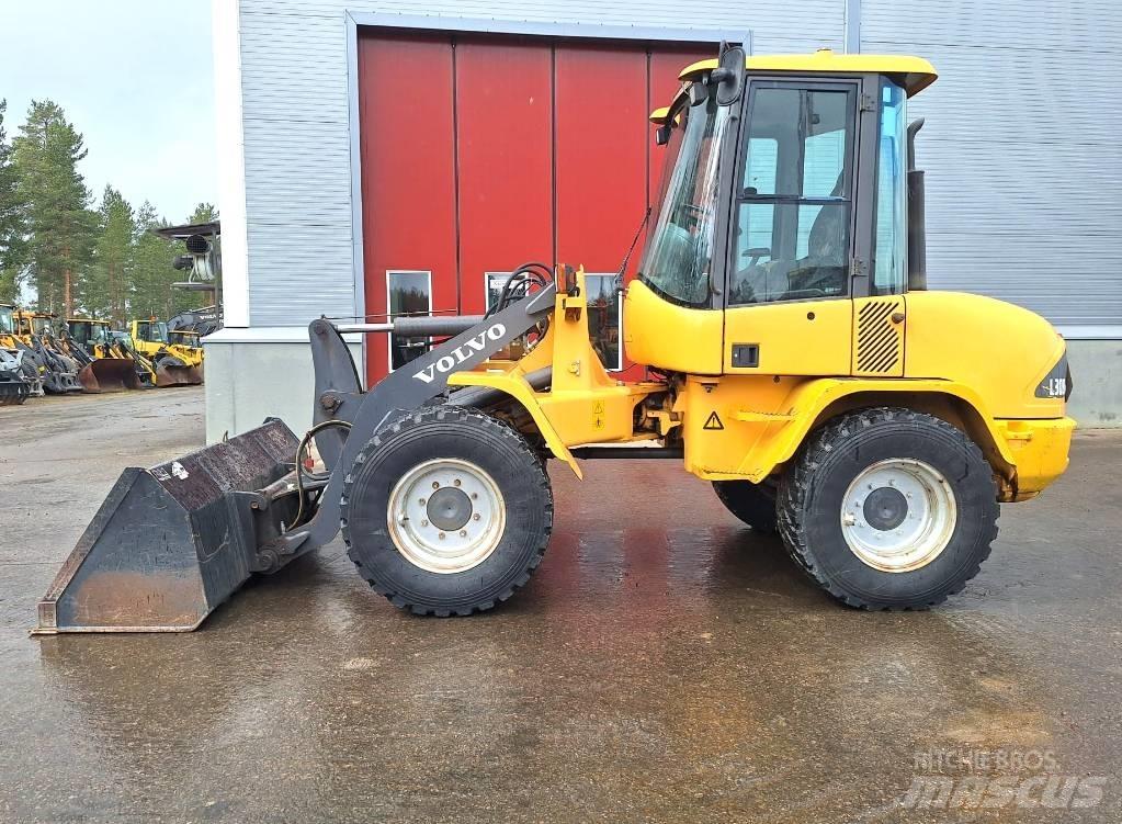 Volvo L30B AURALLA Gumikerekes homlokrakodók