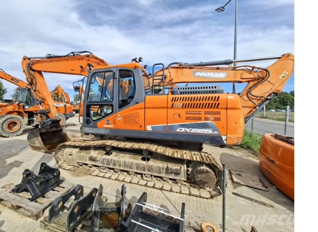 Doosan DX 225 LC-5 Lánctalpas kotrók