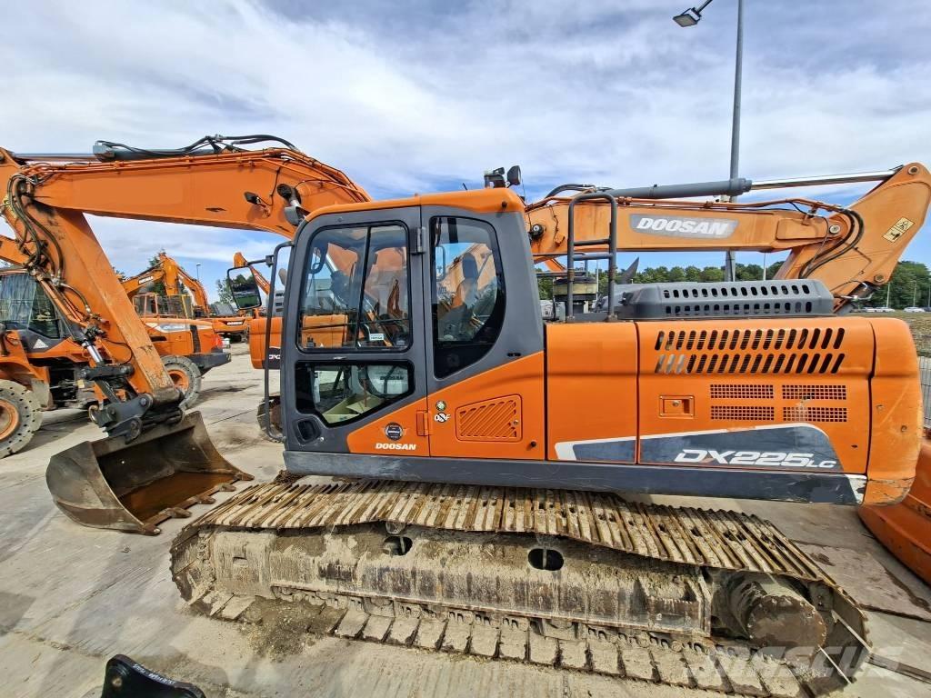 Doosan DX 225 LC-5 Lánctalpas kotrók