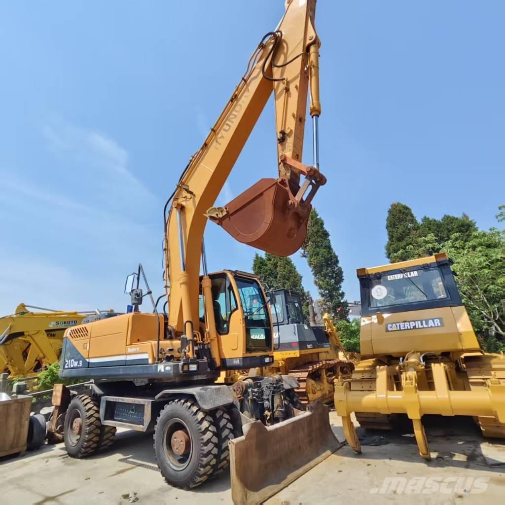 Hyundai R210W-9 Gumikerekes kotrók