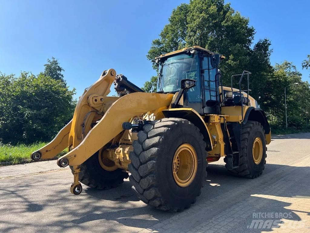 CAT 966M Gumikerekes homlokrakodók