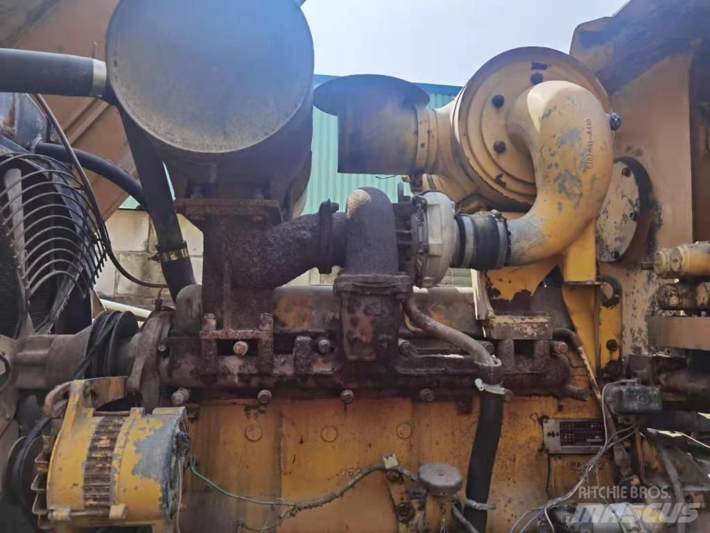 Komatsu WA 300 Gumikerekes homlokrakodók