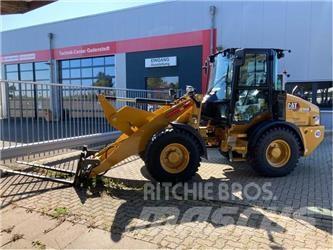 CAT 908 HL Gumikerekes homlokrakodók