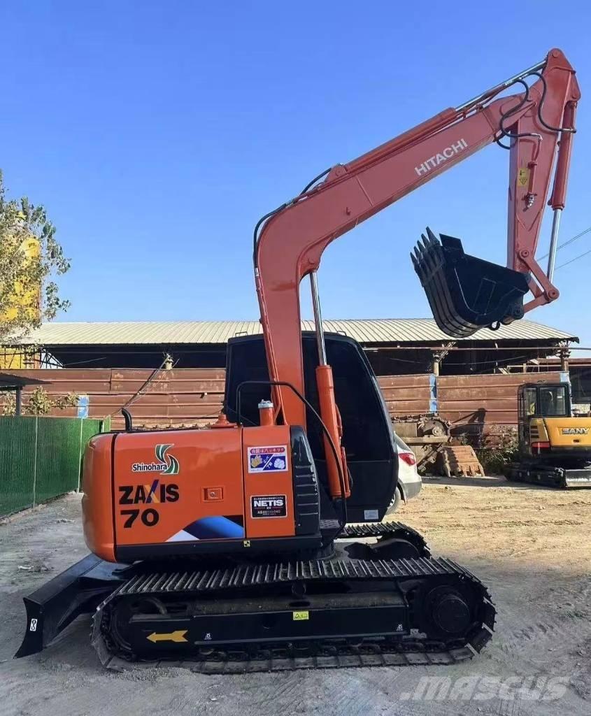 Hitachi 70 Mini kotrók < 7t